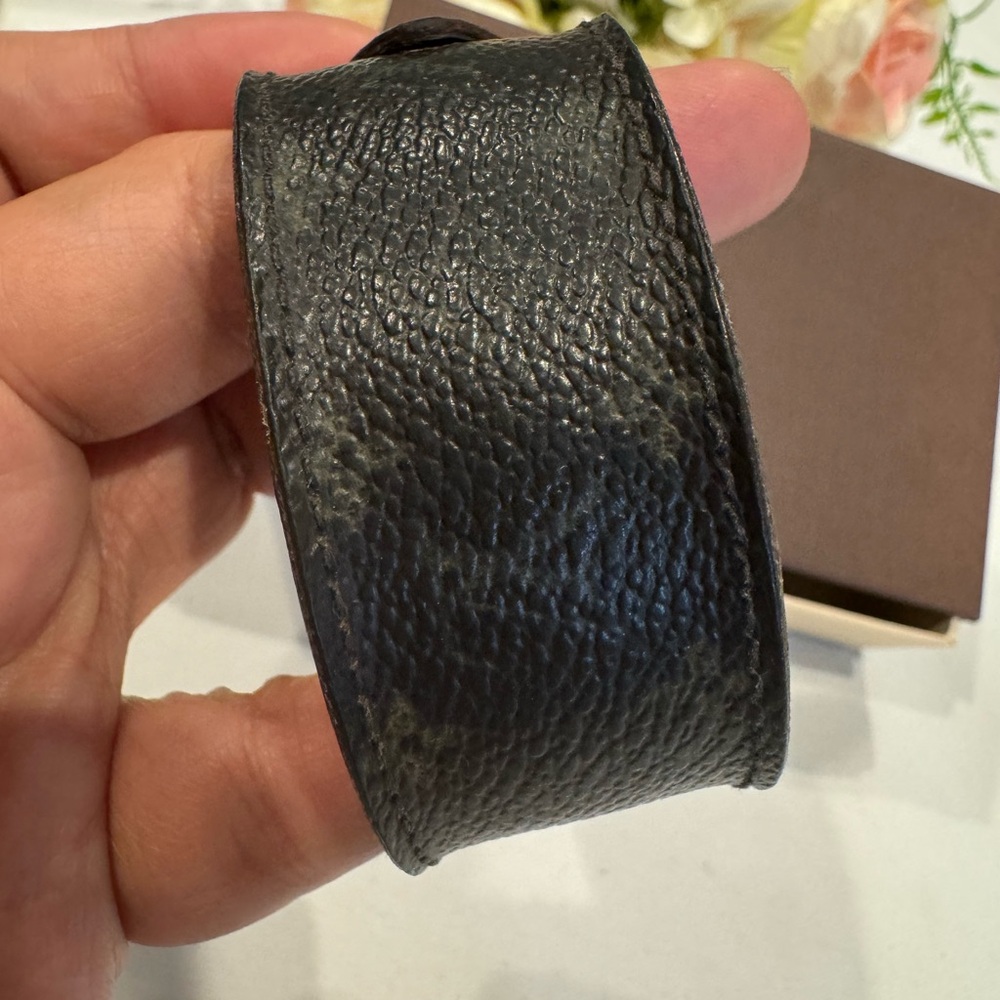 Authentic Louis Vuitton bracelet - Picture 11 of 11